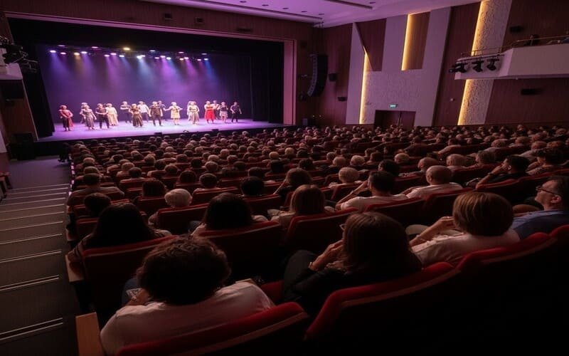 Lançamento de espetáculo cultural em teatro brasileiro