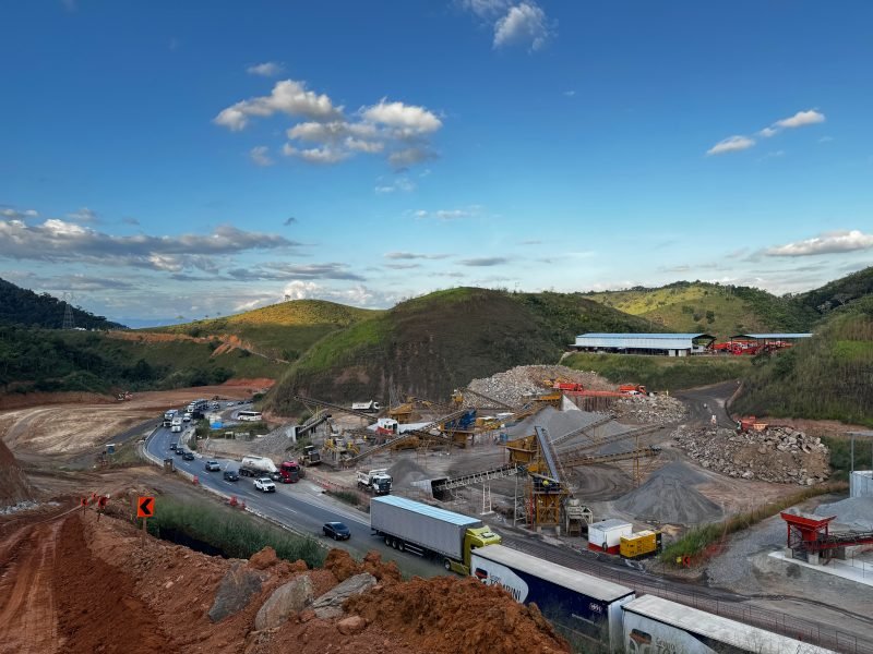 Interdição parcial na Serra das Araras durante obras de duplicação da rodovia